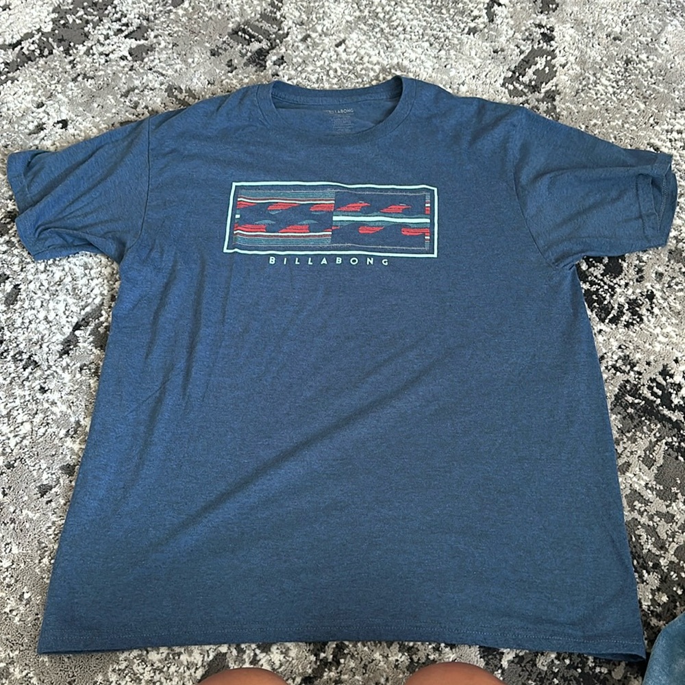 Billabong men’s t shirt - blue large